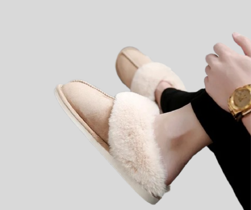 Women’s Faux Fur Slip-On Indoor Slippers